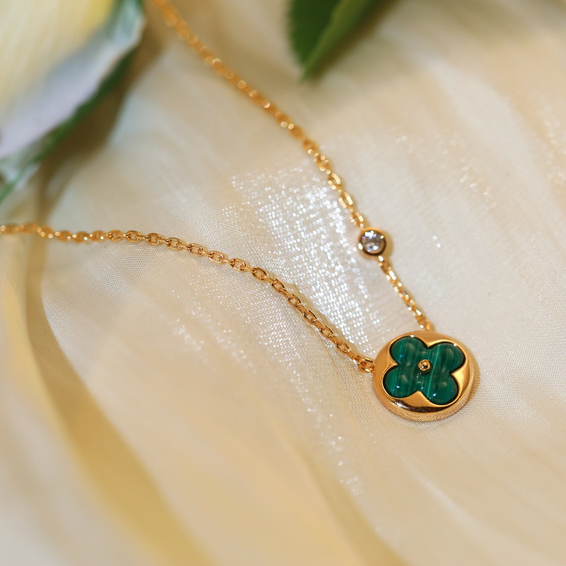 ¡®Lume Jewels¡¯SUN PEDANT PINK GOLD 1 DIAMOND NECKLACE