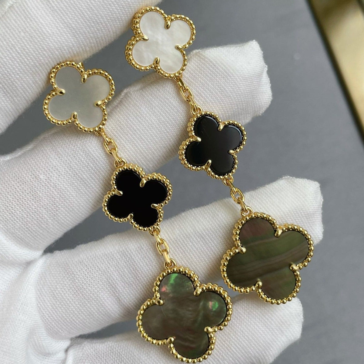 ¡®Lume Jewels¡¯CLOVER 3 MOTIF MOP ONYX DARK MOP PINK GOLD EARRINGS
