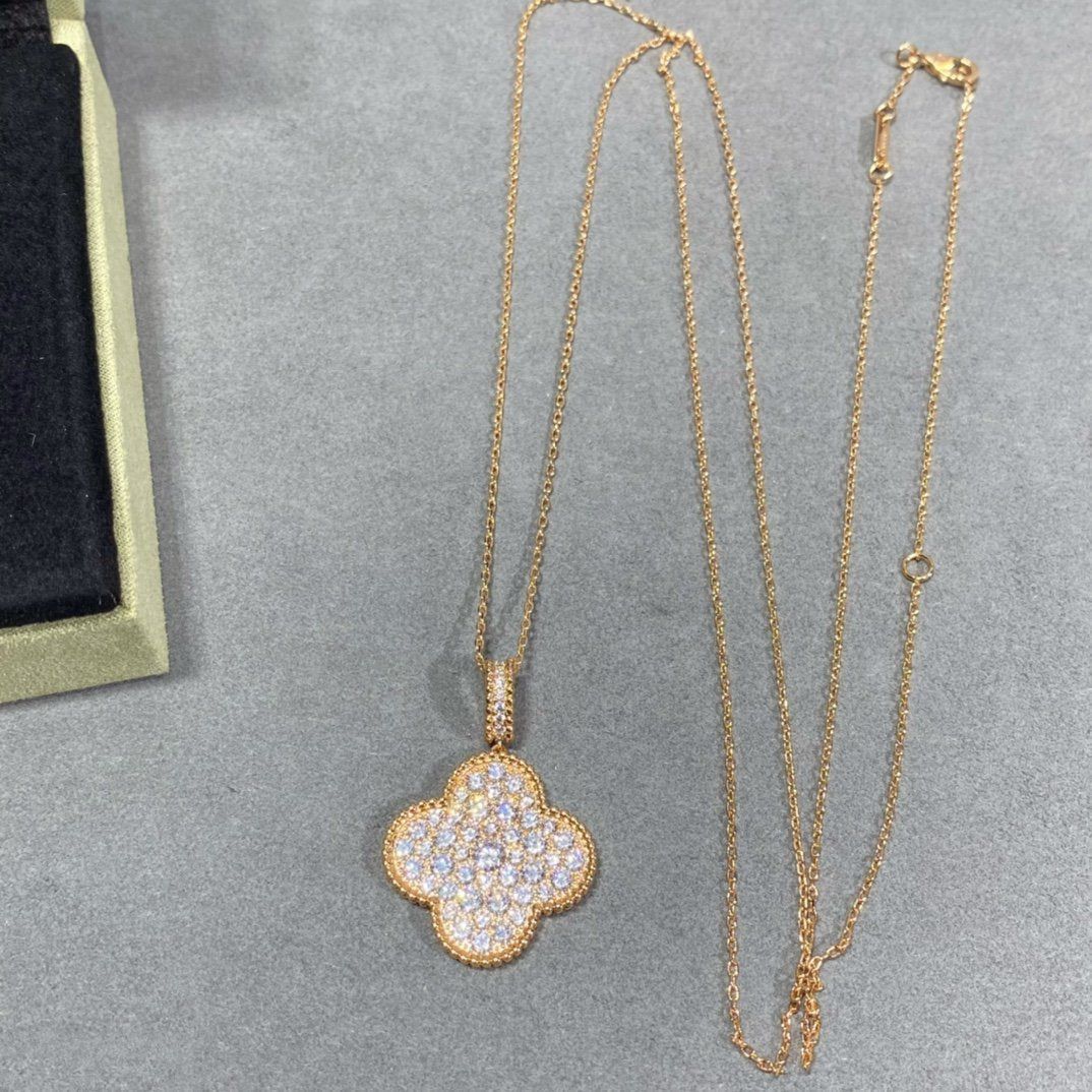 ¡®Lume Jewels¡¯CLOVER 25MM LARGE PEDANT DIAMOND PAVED LONG NECKLACE