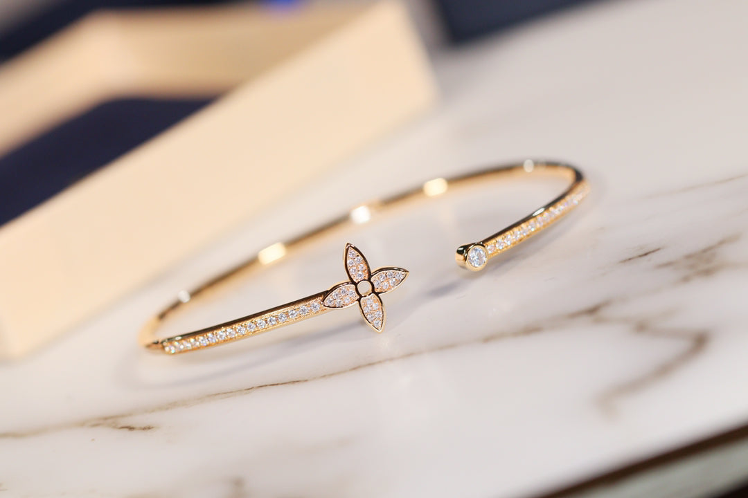 ¡®Lume Jewels¡¯IDYLLE GOLD OPEN BRACELET DIAMOND PAVED