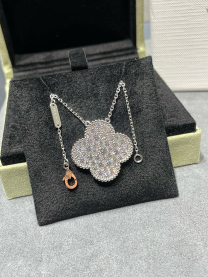 ¡®Lume Jewels¡¯CLOVER 25MM LARGE PENDANT DIAMOND PAVED SILVER NECKLACE