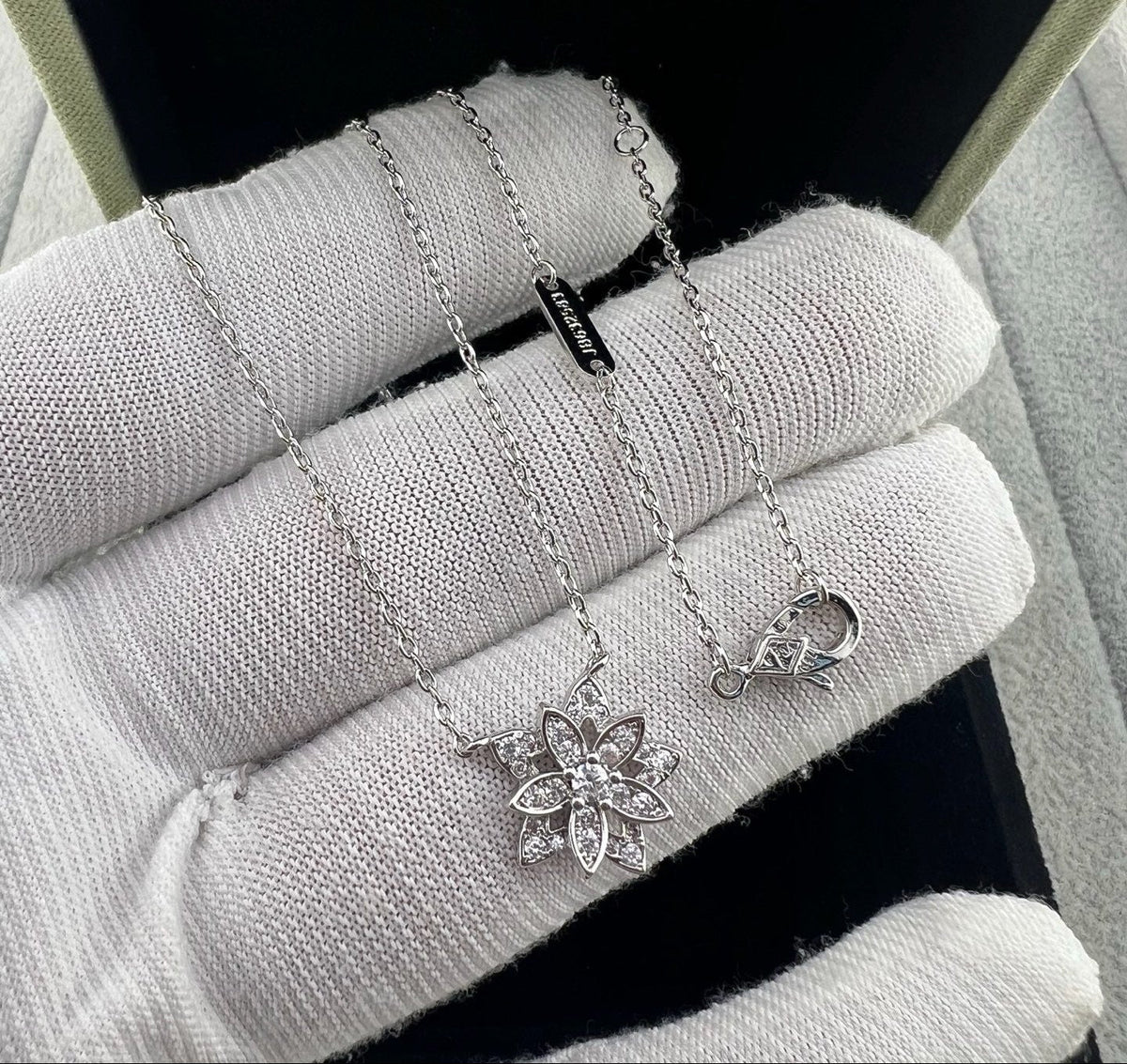 [Lume Jewels] Full Diamond Hollow Lotus Necklace Set