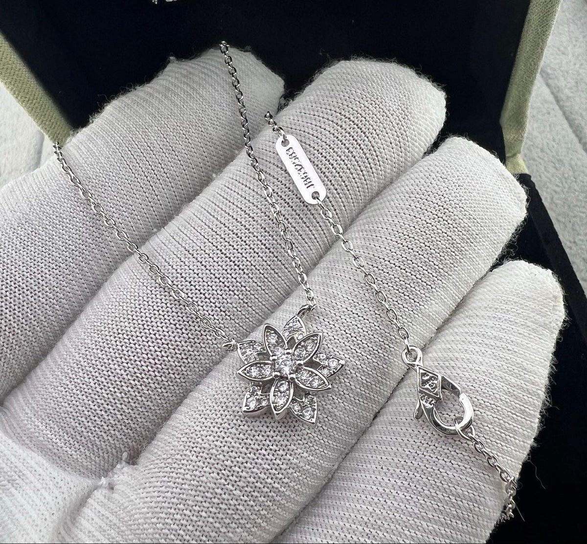 [Lume Jewels] Full Diamond Hollow Lotus Necklace Set
