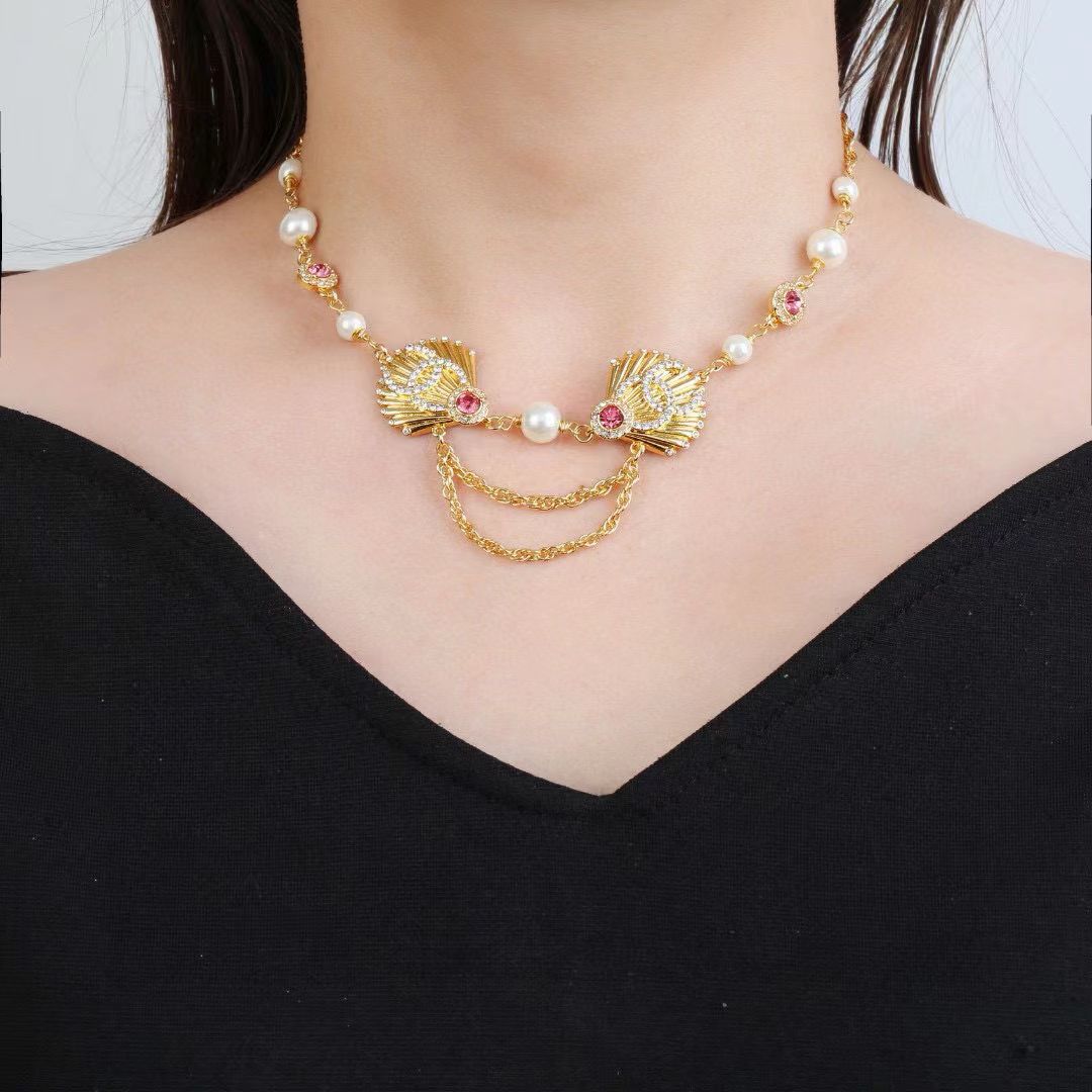 [Lume Jewels]Vintage Fan Motif Double CC Crystal & Pearl Necklace