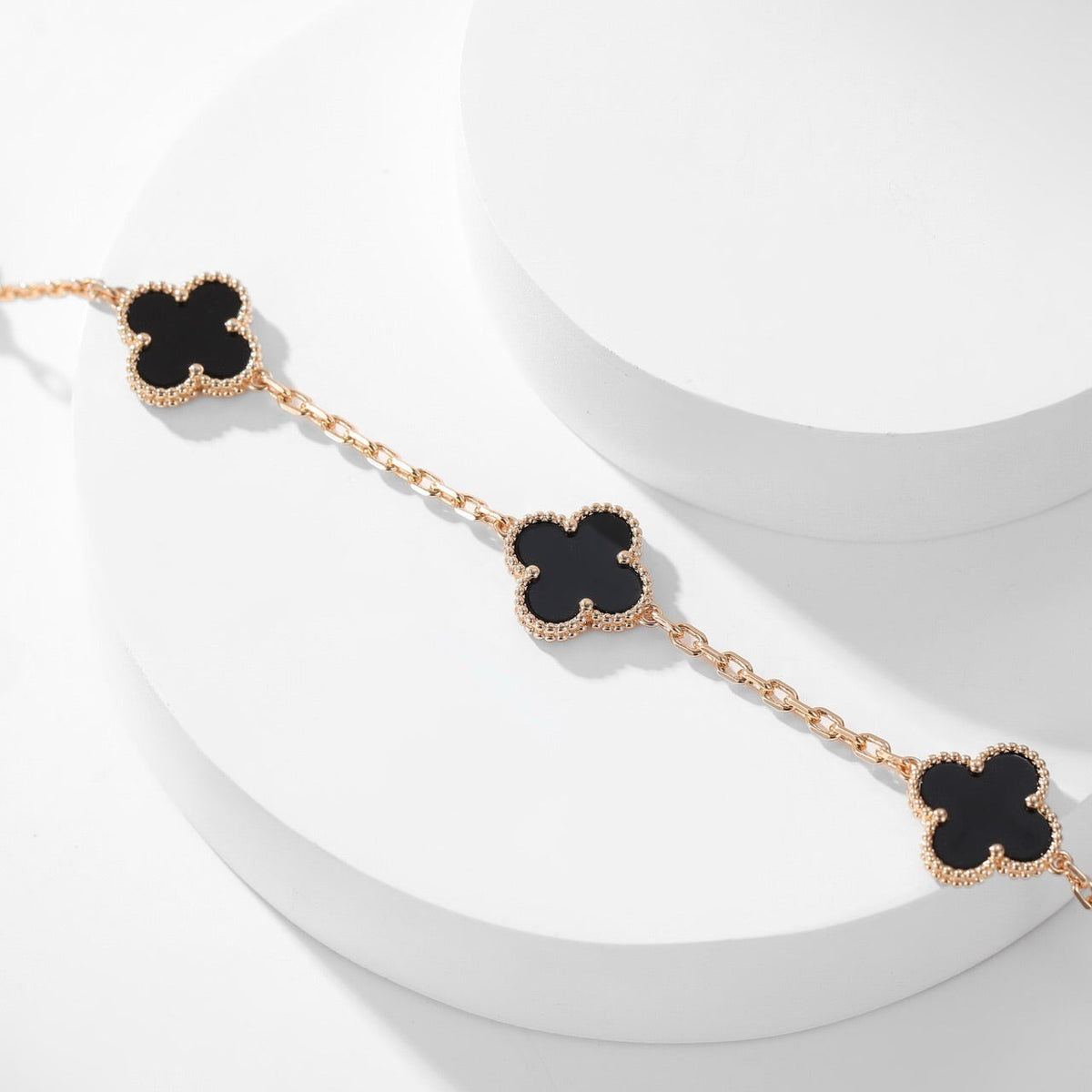 ¡®Lume Jewels¡¯CLOVER 10 MOTIFS ONYX NECKLACE