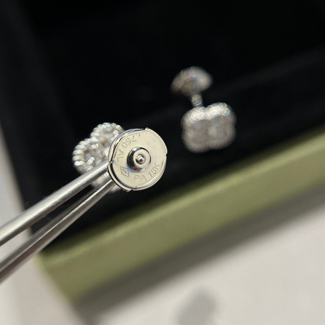 ¡®Lume Jewels¡¯CLOVER MINI DIAMOND STUD EARRINGS